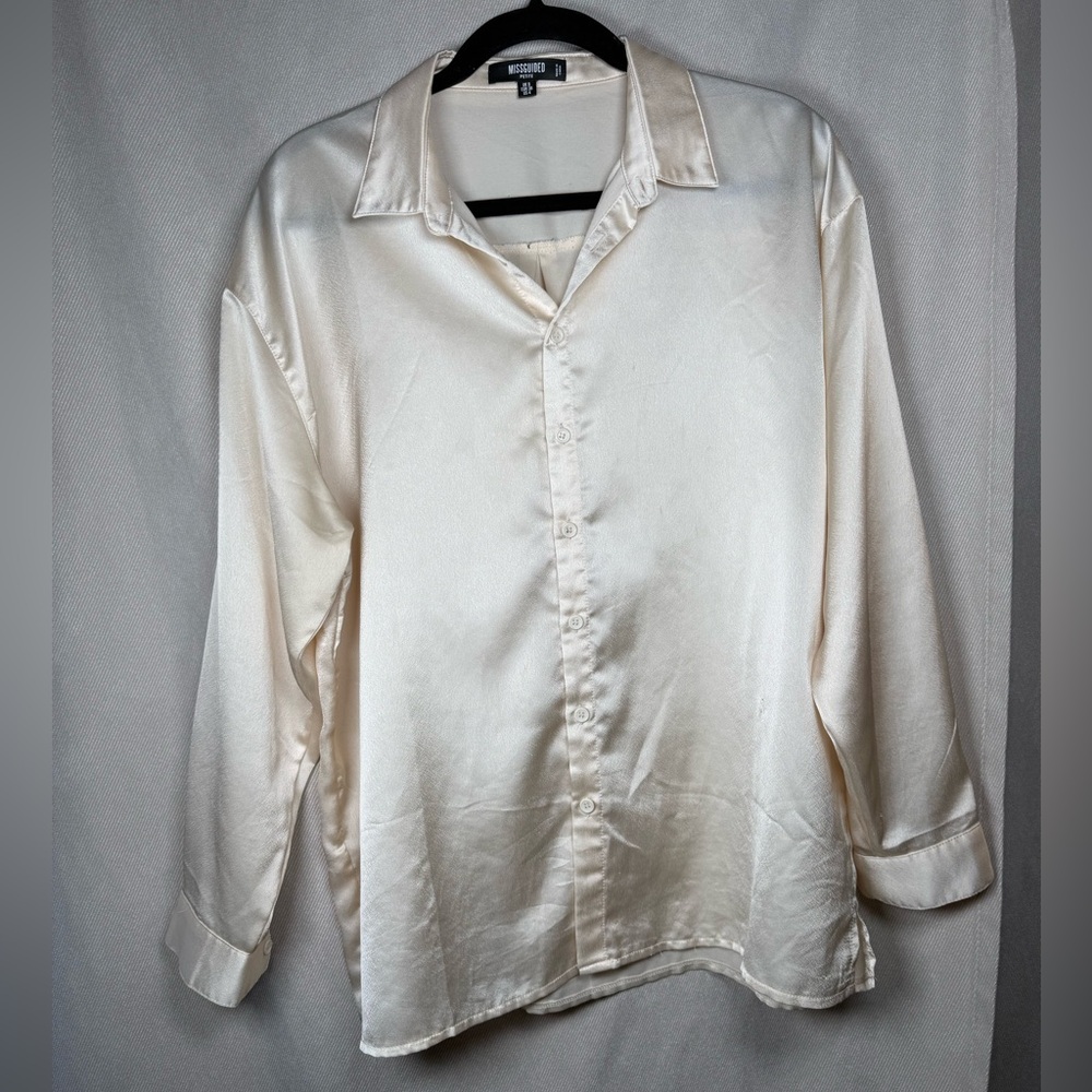 Missguided Satin Like Mid Fit Button Up Blouse with Collar - Size 4 in Cream - Picture 2 of 10